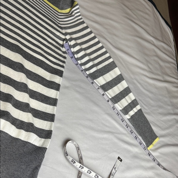 Reitmans Sweater Horizontal Striped Grey Yellow White Turtleneck Women's Size L - Picture 8 of 10